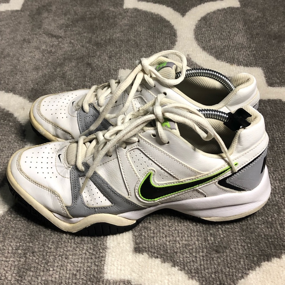Nike Sneakers Boys 6Y City Court Basketball Shoes LIME GREEN Black Silver White